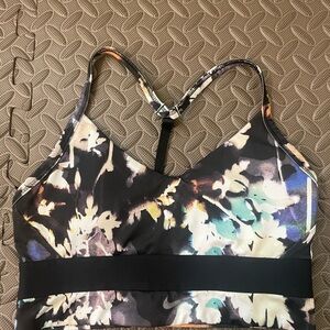 Nike Sports Bra Strappy w/ T-back and with Removable Pads Size S EUC